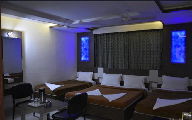 Midtown Hotel Αχμπανταμπάντ Εξωτερικό φωτογραφία