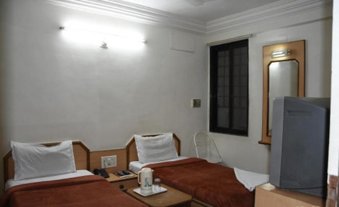Midtown Hotel Αχμπανταμπάντ Εξωτερικό φωτογραφία